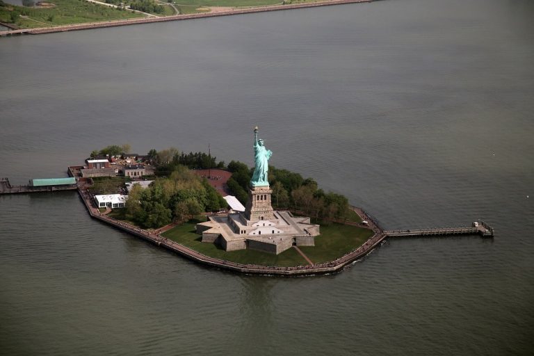 ESTA Antrag und Reisen in die USA Das Liberty Island in NY