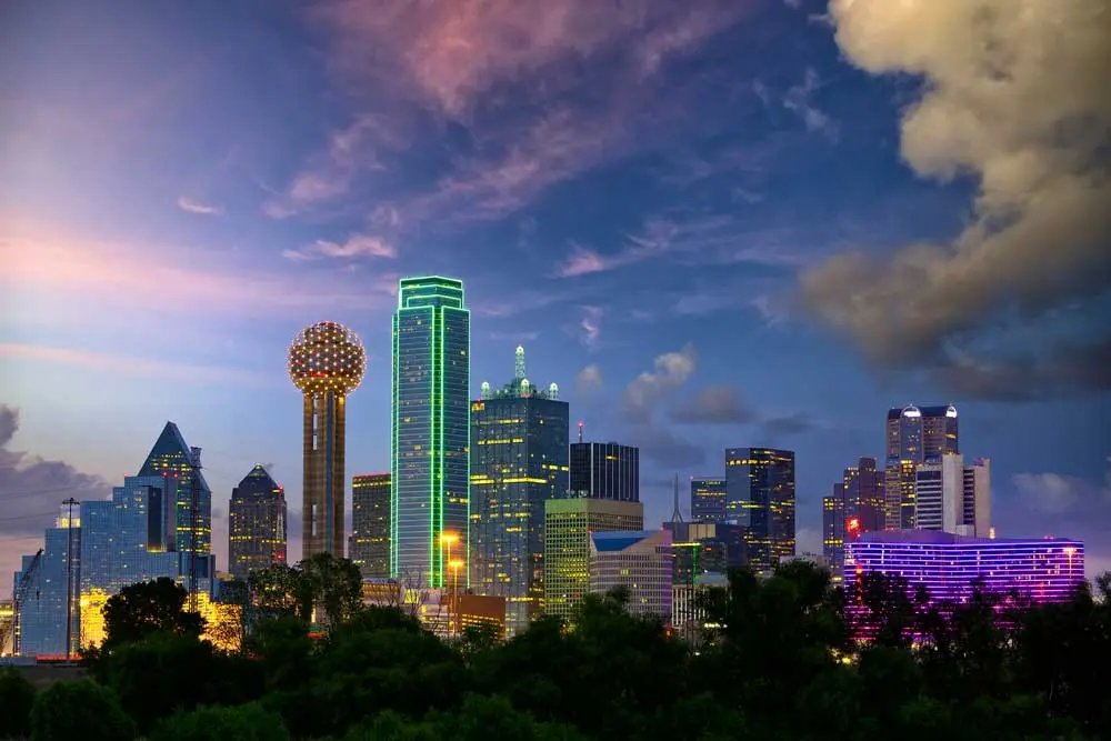 esta usa Dallas night skyline